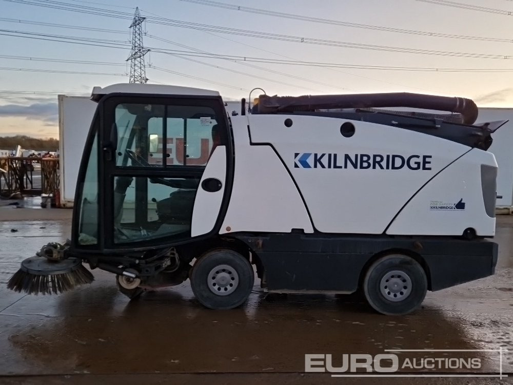 2017 Johnston 4x2 Road Sweeper, Reverse Camera, Automatic Gearbox - Cestovna čistilica: slika 2017 Johnston 4x2 Road Sweeper, Reverse Camera, Automatic Gearbox - Cestovna čistilica 2017 Johnston 4x2 Road Sweeper, Reverse Camera, Automatic Gearbox - Cestovna čistilica: slika 2017 Johnston 4x2 Road Sweeper, Reverse Camera, Automatic Gearbox - Cestovna čistilica