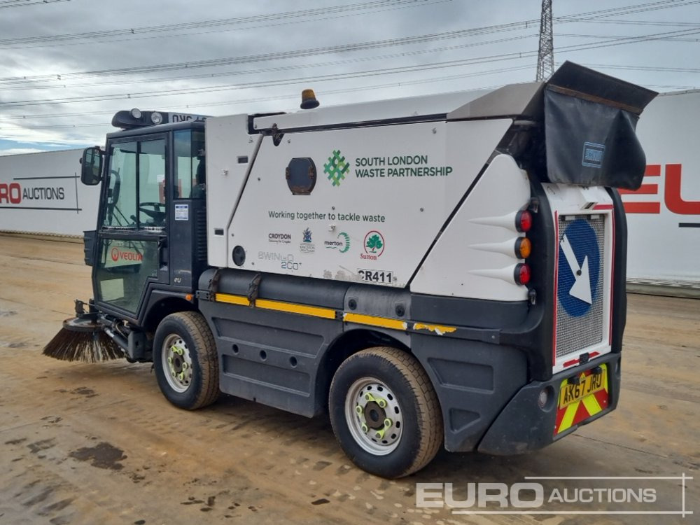 2017 Schmidt 4x2 Road Sweeper, Reverse Camera, A/C - Cestovna čistilica: slika 2017 Schmidt 4x2 Road Sweeper, Reverse Camera, A/C - Cestovna čistilica 2017 Schmidt 4x2 Road Sweeper, Reverse Camera, A/C - Cestovna čistilica: slika 2017 Schmidt 4x2 Road Sweeper, Reverse Camera, A/C - Cestovna čistilica