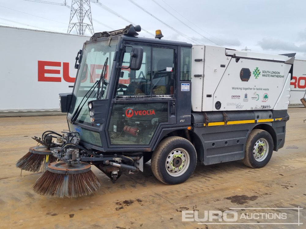 2017 Schmidt 4x2 Road Sweeper, Reverse Camera, A/C - Cestovna čistilica: slika 2017 Schmidt 4x2 Road Sweeper, Reverse Camera, A/C - Cestovna čistilica 2017 Schmidt 4x2 Road Sweeper, Reverse Camera, A/C - Cestovna čistilica: slika 2017 Schmidt 4x2 Road Sweeper, Reverse Camera, A/C - Cestovna čistilica
