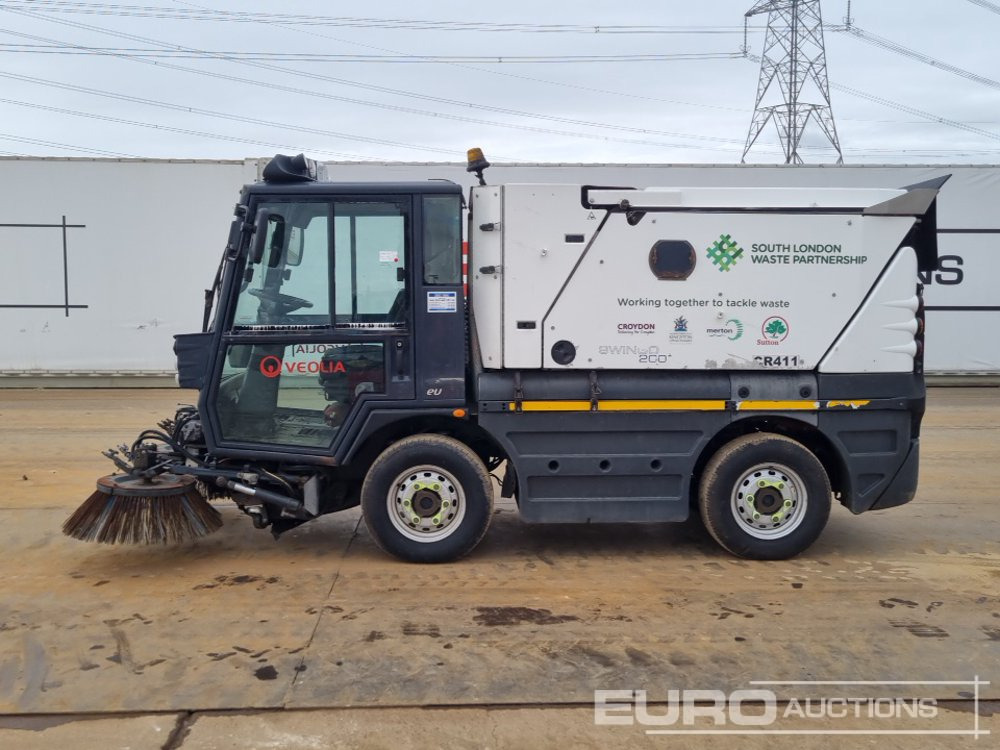 2017 Schmidt 4x2 Road Sweeper, Reverse Camera, A/C - Cestovna čistilica: slika 2017 Schmidt 4x2 Road Sweeper, Reverse Camera, A/C - Cestovna čistilica 2017 Schmidt 4x2 Road Sweeper, Reverse Camera, A/C - Cestovna čistilica: slika 2017 Schmidt 4x2 Road Sweeper, Reverse Camera, A/C - Cestovna čistilica