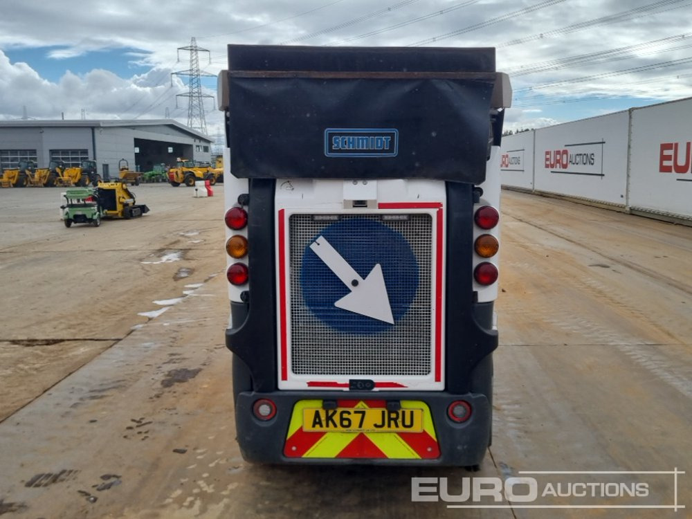 2017 Schmidt 4x2 Road Sweeper, Reverse Camera, A/C - Cestovna čistilica: slika 2017 Schmidt 4x2 Road Sweeper, Reverse Camera, A/C - Cestovna čistilica 2017 Schmidt 4x2 Road Sweeper, Reverse Camera, A/C - Cestovna čistilica: slika 2017 Schmidt 4x2 Road Sweeper, Reverse Camera, A/C - Cestovna čistilica