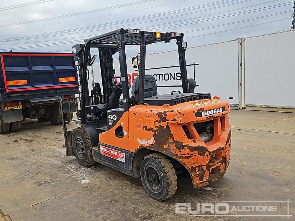 2018 Doosan D40SC-7 - Viličar: slika 2018 Doosan D40SC-7 - Viličar 2018 Doosan D40SC-7 - Viličar: slika 2018 Doosan D40SC-7 - Viličar