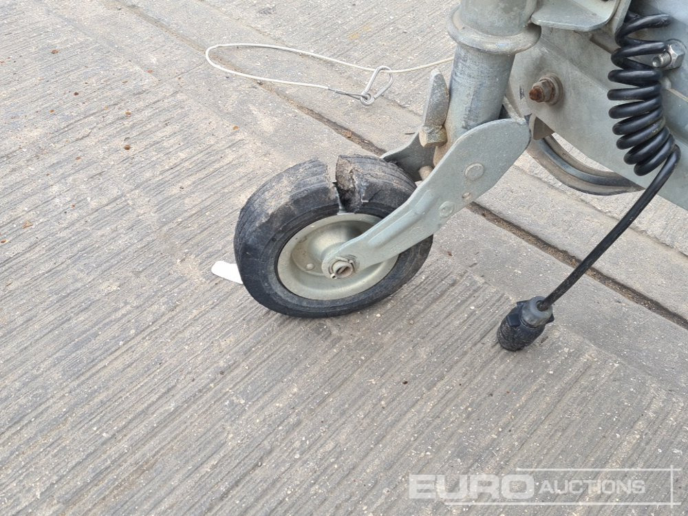 Rasvjetni stup 2018 Prolectric ProLight Solar Tower: slika Rasvjetni stup 2018 Prolectric ProLight Solar Tower