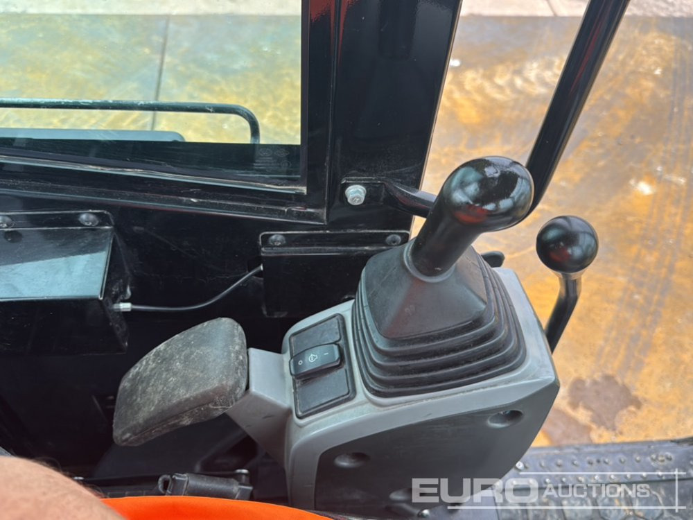 Mini bager 2019 CAT 305.5E2: slika Mini bager 2019 CAT 305.5E2