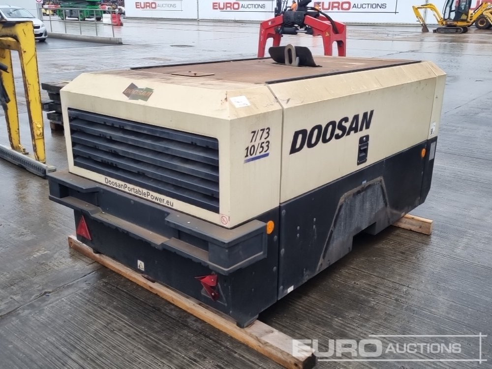 2019 Doosan 7/73-10/53 250CFM - Zračni kompresor: slika 2019 Doosan 7/73-10/53 250CFM - Zračni kompresor 2019 Doosan 7/73-10/53 250CFM - Zračni kompresor: slika 2019 Doosan 7/73-10/53 250CFM - Zračni kompresor