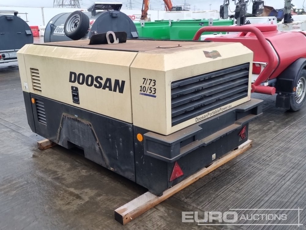2019 Doosan 7/73-10/53 250CFM - Zračni kompresor: slika 2019 Doosan 7/73-10/53 250CFM - Zračni kompresor 2019 Doosan 7/73-10/53 250CFM - Zračni kompresor: slika 2019 Doosan 7/73-10/53 250CFM - Zračni kompresor