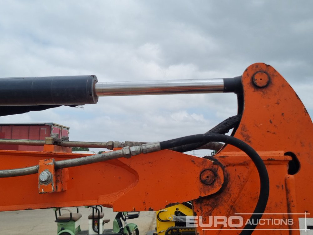 Mini bager 2019 Hitachi ZX19U-5A: slika Mini bager 2019 Hitachi ZX19U-5A