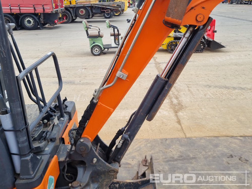 Mini bager 2019 Hitachi ZX19U-5A: slika Mini bager 2019 Hitachi ZX19U-5A