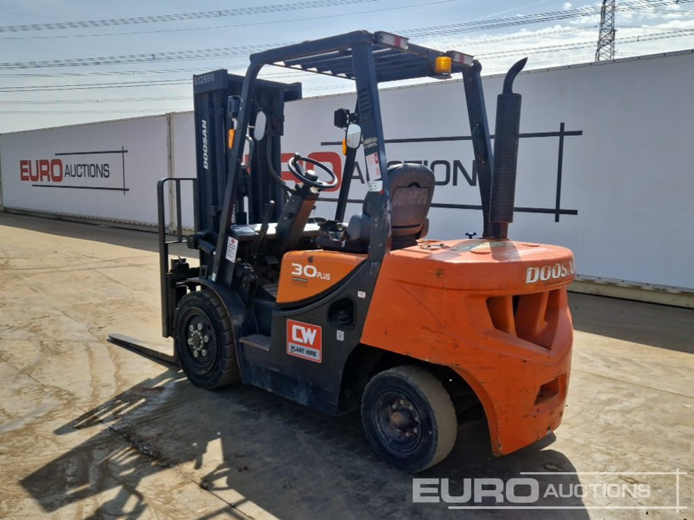 2020 Doosan D30GP - Viličar: slika 2020 Doosan D30GP - Viličar 2020 Doosan D30GP - Viličar: slika 2020 Doosan D30GP - Viličar