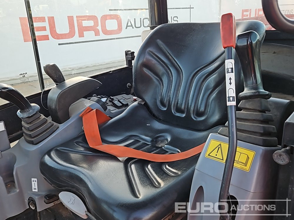 Mini bager 2020 Kubota KX016-4: slika Mini bager 2020 Kubota KX016-4 Mini bager 2020 Kubota KX016-4: slika Mini bager 2020 Kubota KX016-4