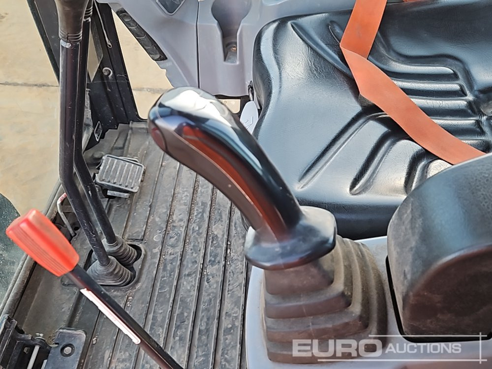 Mini bager 2020 Kubota KX016-4: slika Mini bager 2020 Kubota KX016-4 Mini bager 2020 Kubota KX016-4: slika Mini bager 2020 Kubota KX016-4