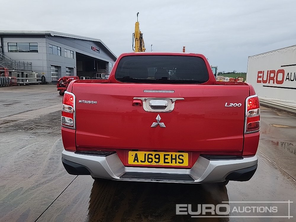 2020 Mitsubishi L200 Barbarian - Pick-up: slika 2020 Mitsubishi L200 Barbarian - Pick-up 2020 Mitsubishi L200 Barbarian - Pick-up: slika 2020 Mitsubishi L200 Barbarian - Pick-up