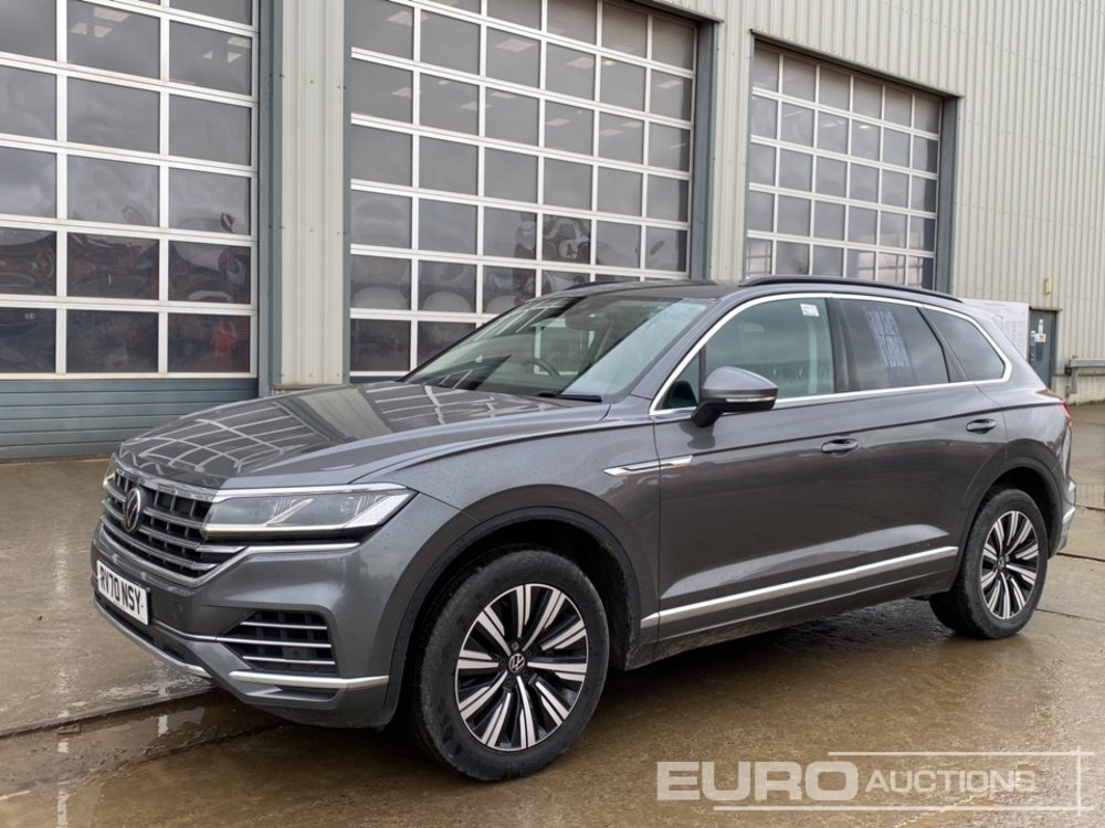 2020 Volkswagen Touareg - SUV: slika  2020 Volkswagen Touareg - SUV 2020 Volkswagen Touareg - SUV: slika  2020 Volkswagen Touareg - SUV
