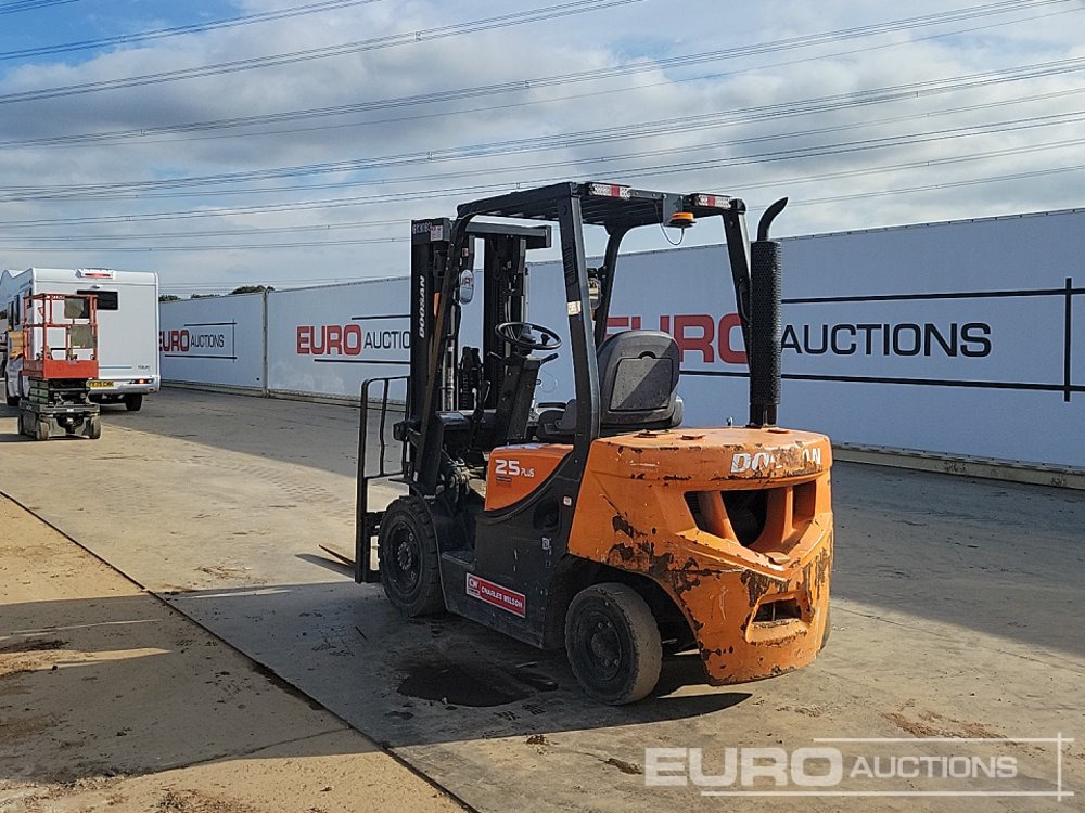 2021 Doosan D25GP - Viličar: slika 2021 Doosan D25GP - Viličar 2021 Doosan D25GP - Viličar: slika 2021 Doosan D25GP - Viličar