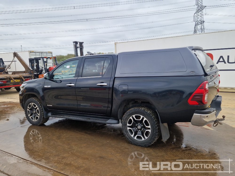 2021 Toyota Hilux Invincible - Pick-up: slika 2021 Toyota Hilux Invincible - Pick-up 2021 Toyota Hilux Invincible - Pick-up: slika 2021 Toyota Hilux Invincible - Pick-up