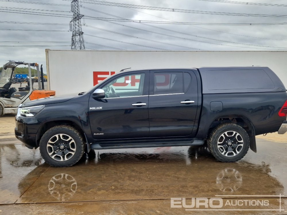 2021 Toyota Hilux Invincible - Pick-up: slika 2021 Toyota Hilux Invincible - Pick-up 2021 Toyota Hilux Invincible - Pick-up: slika 2021 Toyota Hilux Invincible - Pick-up