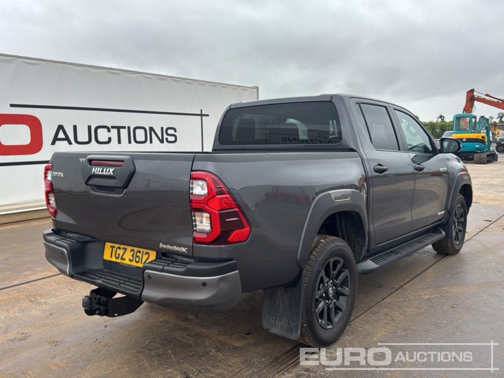 2021 Toyota Hilux Invincible X - Pick-up: slika 2021 Toyota Hilux Invincible X - Pick-up 2021 Toyota Hilux Invincible X - Pick-up: slika 2021 Toyota Hilux Invincible X - Pick-up