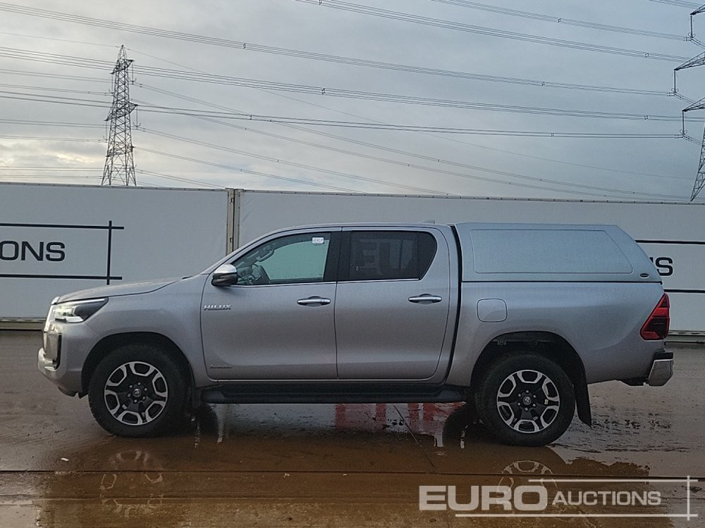 2022 Toyota Hilux Invincible - Pick-up: slika 2022 Toyota Hilux Invincible - Pick-up 2022 Toyota Hilux Invincible - Pick-up: slika 2022 Toyota Hilux Invincible - Pick-up