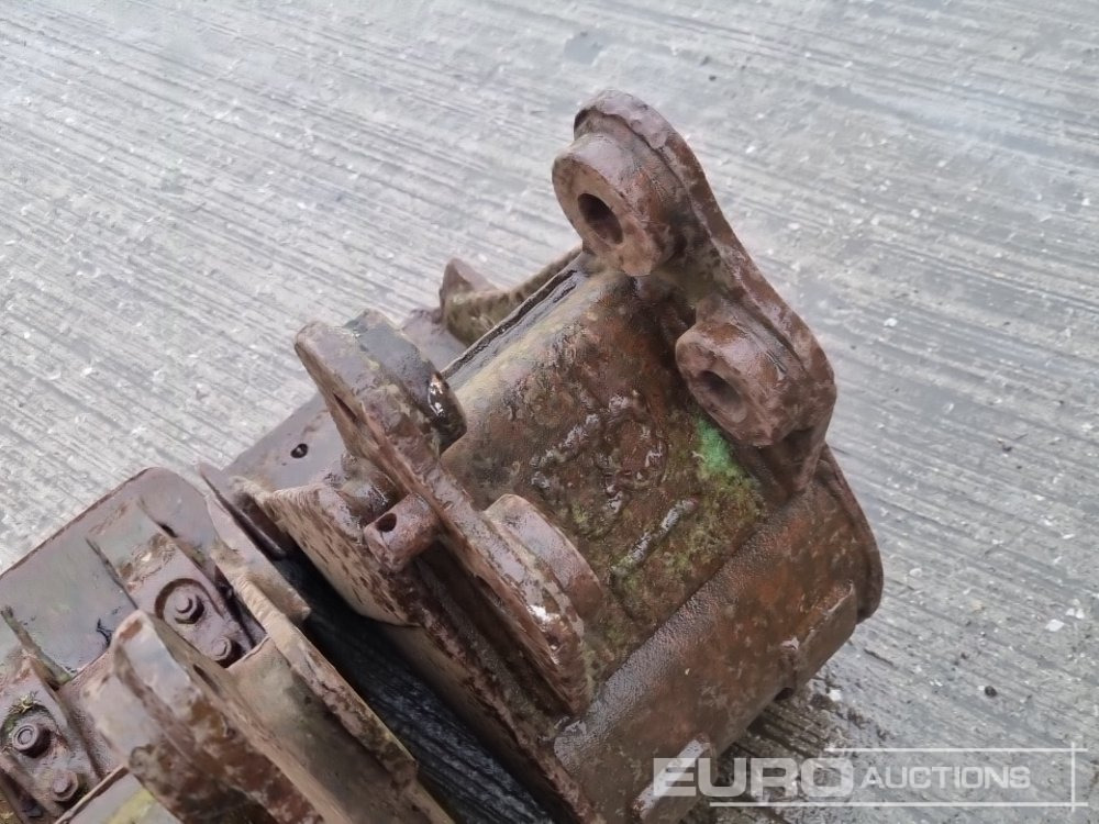 Korpa 24", 10", 10" Digging Bucket 25mm Pin to suit Mini Excavator: slika Korpa 24", 10", 10" Digging Bucket 25mm Pin to suit Mini Excavator