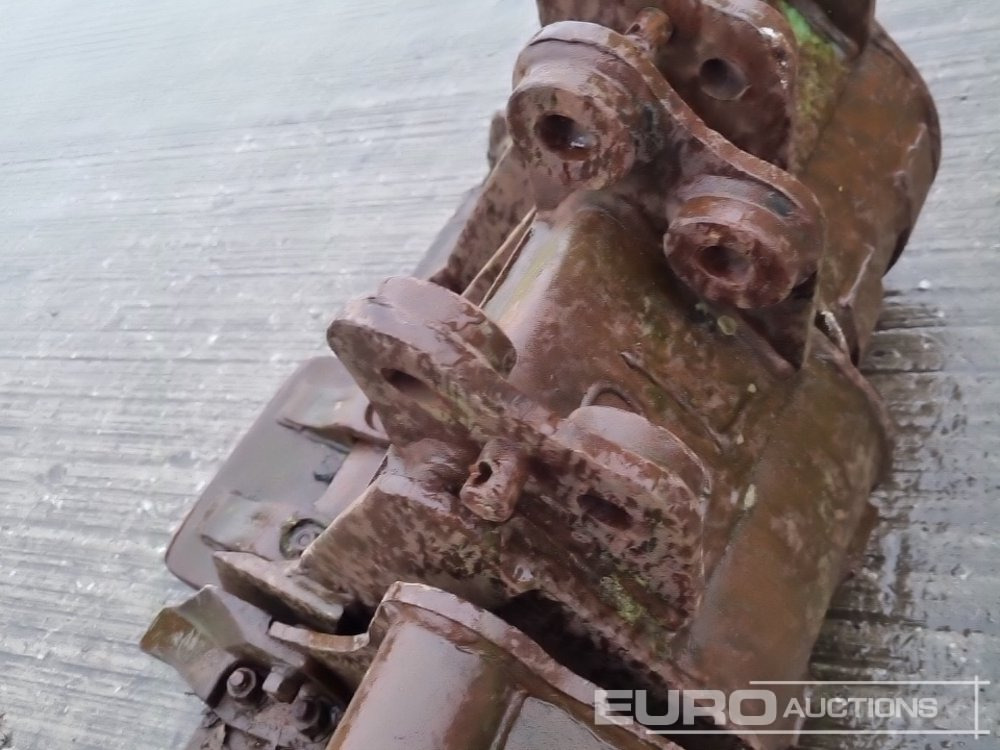 Korpa 24", 10", 10" Digging Bucket 25mm Pin to suit Mini Excavator: slika Korpa 24", 10", 10" Digging Bucket 25mm Pin to suit Mini Excavator