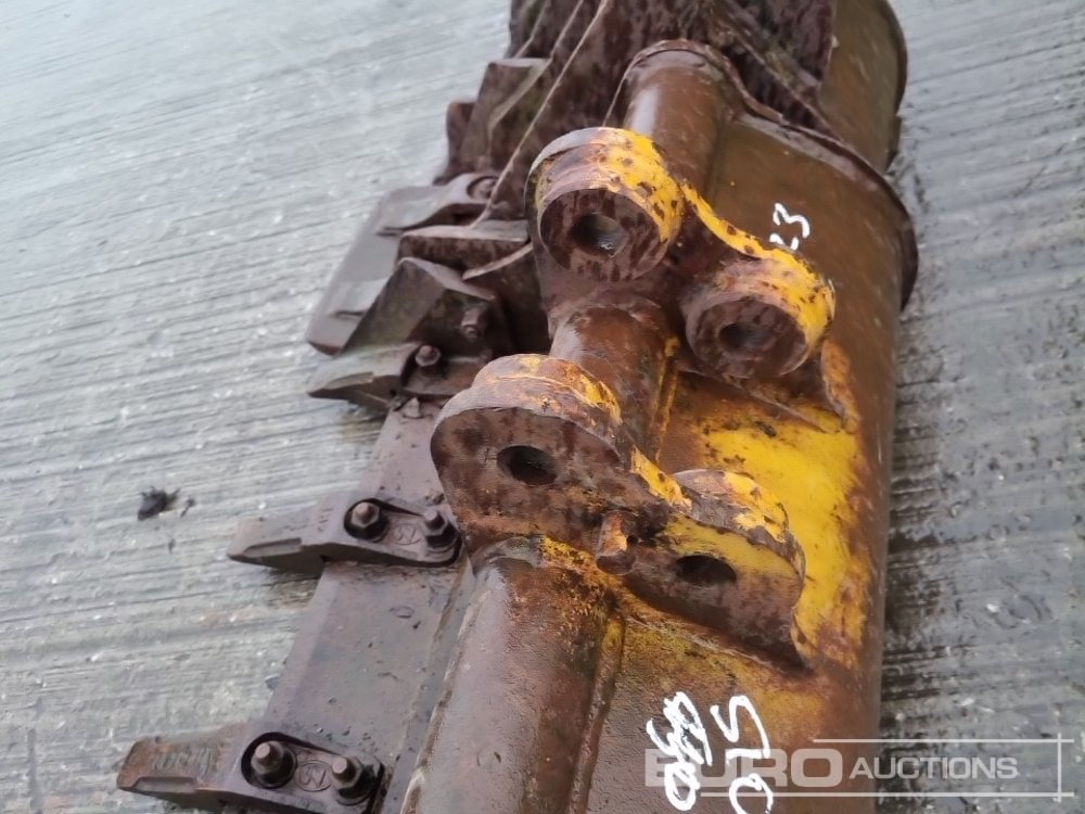 Korpa 24", 10", 10" Digging Bucket 25mm Pin to suit Mini Excavator: slika Korpa 24", 10", 10" Digging Bucket 25mm Pin to suit Mini Excavator