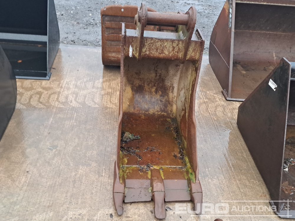 24" Hill Digging Bucket 65mm Pin to suit 13 Ton Excavator - Korpa: slika 24" Hill Digging Bucket 65mm Pin to suit 13 Ton Excavator - Korpa 24" Hill Digging Bucket 65mm Pin to suit 13 Ton Excavator - Korpa: slika 24" Hill Digging Bucket 65mm Pin to suit 13 Ton Excavator - Korpa