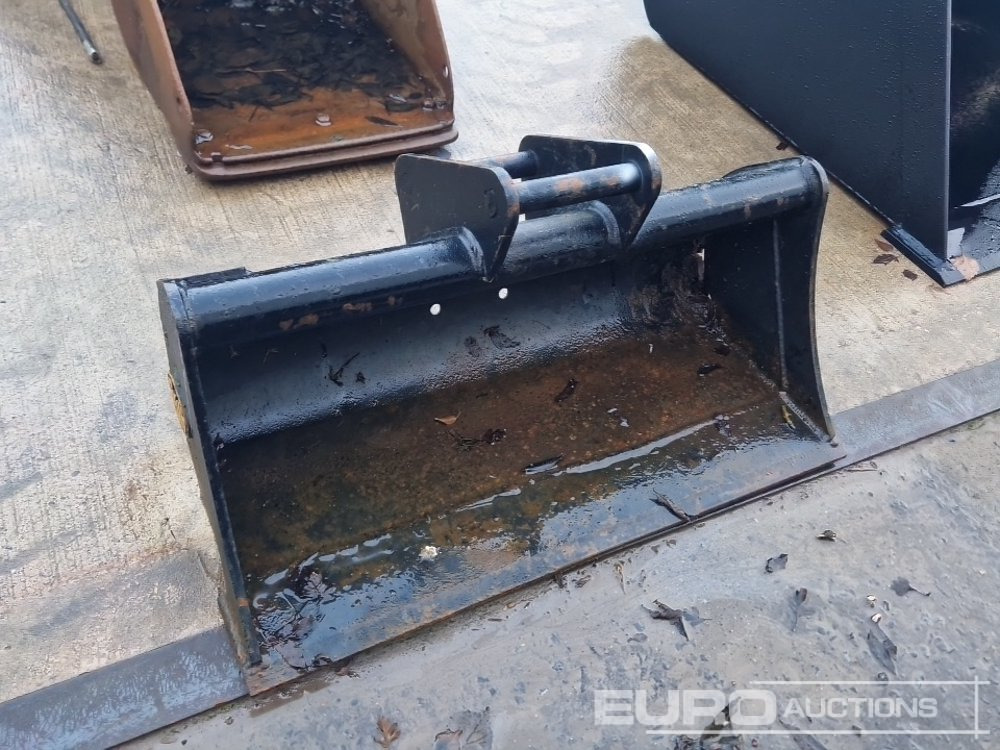 30" Ditching Bucket to suit Mini Excavator - Korpa: slika 30" Ditching Bucket to suit Mini Excavator - Korpa 30" Ditching Bucket to suit Mini Excavator - Korpa: slika 30" Ditching Bucket to suit Mini Excavator - Korpa