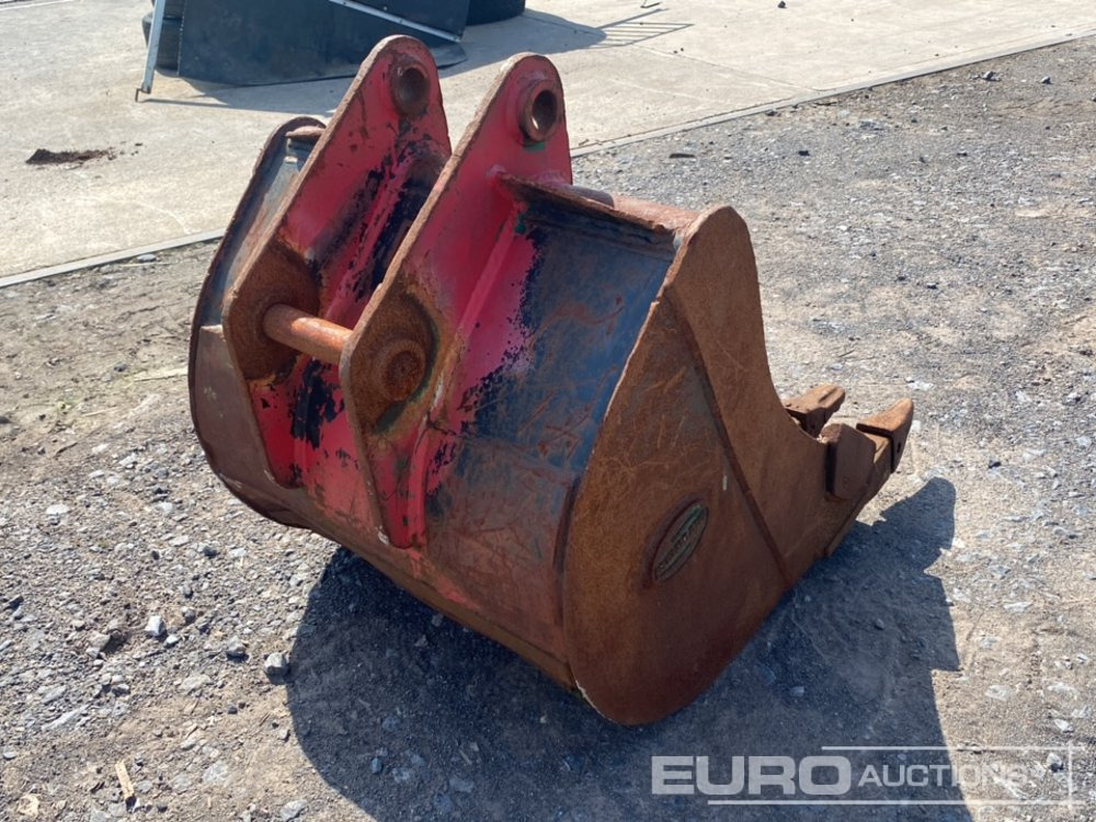 30" Strickland Digging Bucket to suit JCB 3CX - Korpa: slika 30" Strickland Digging Bucket to suit JCB 3CX - Korpa 30" Strickland Digging Bucket to suit JCB 3CX - Korpa: slika 30" Strickland Digging Bucket to suit JCB 3CX - Korpa