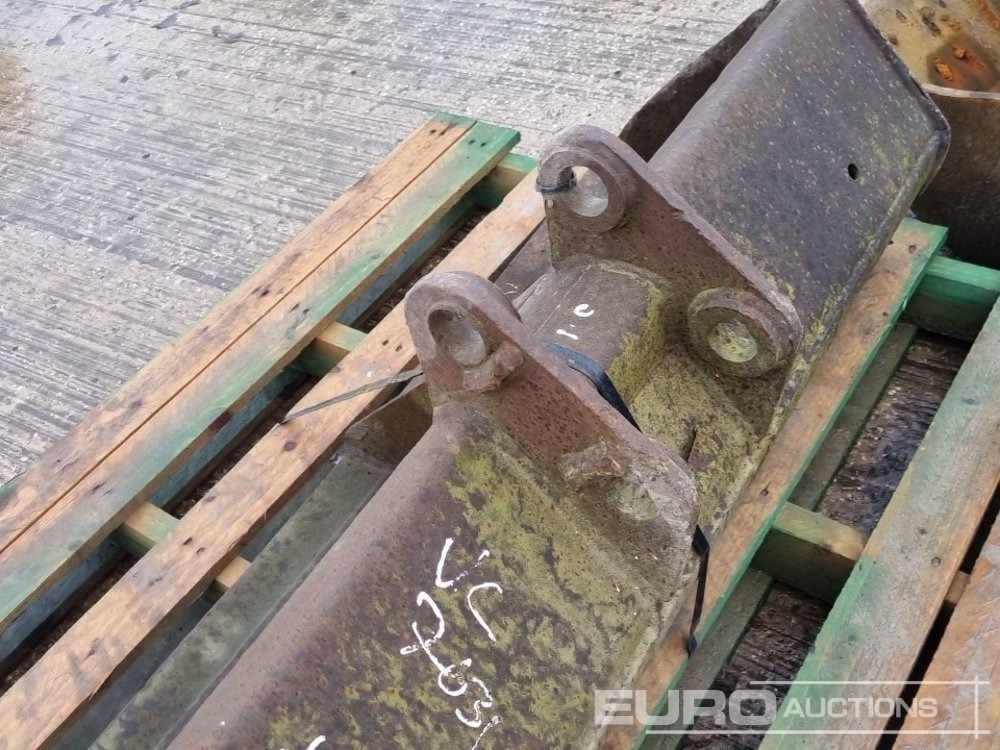 Korpa 42" Ditching, 24", 24", 20", 12" Digging Bucket 35-40mm Pin to suit Mini Excavator: slika Korpa 42" Ditching, 24", 24", 20", 12" Digging Bucket 35-40mm Pin to suit Mini Excavator