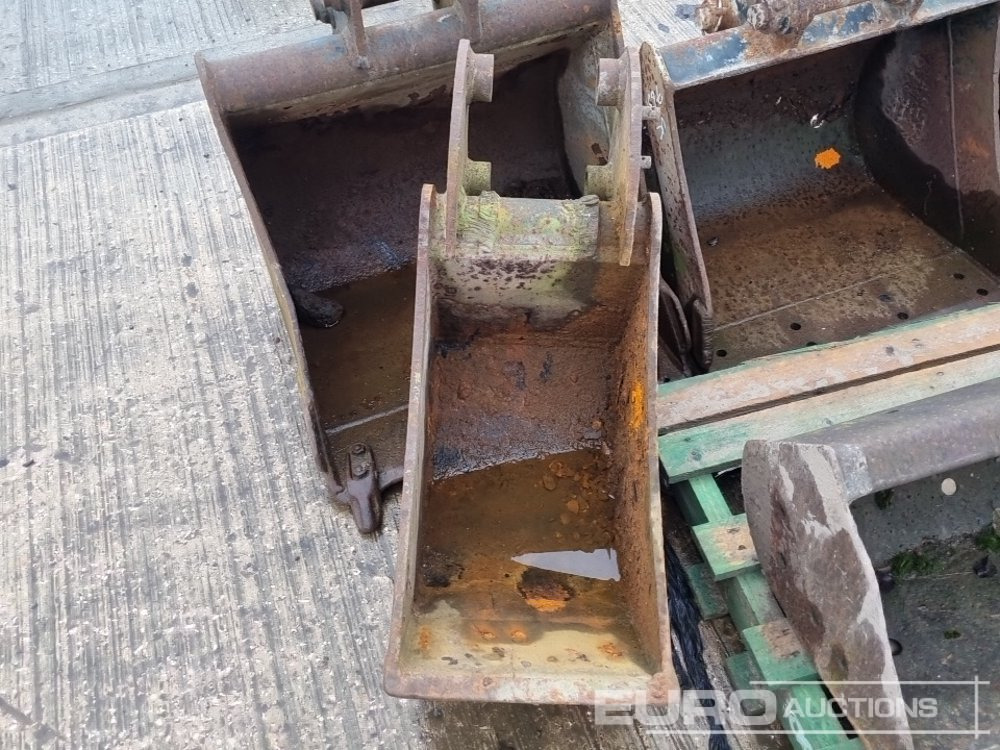 Korpa 42" Ditching, 24", 24", 20", 12" Digging Bucket 35-40mm Pin to suit Mini Excavator: slika Korpa 42" Ditching, 24", 24", 20", 12" Digging Bucket 35-40mm Pin to suit Mini Excavator