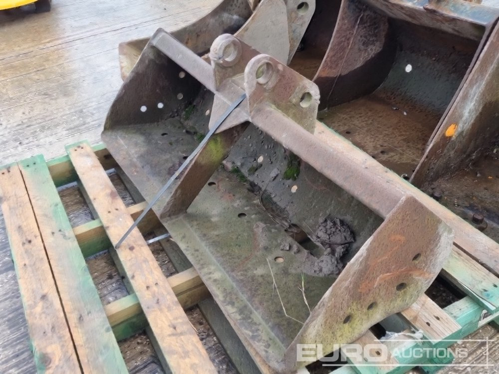 Korpa 42" Ditching, 24", 24", 20", 12" Digging Bucket 35-40mm Pin to suit Mini Excavator: slika Korpa 42" Ditching, 24", 24", 20", 12" Digging Bucket 35-40mm Pin to suit Mini Excavator