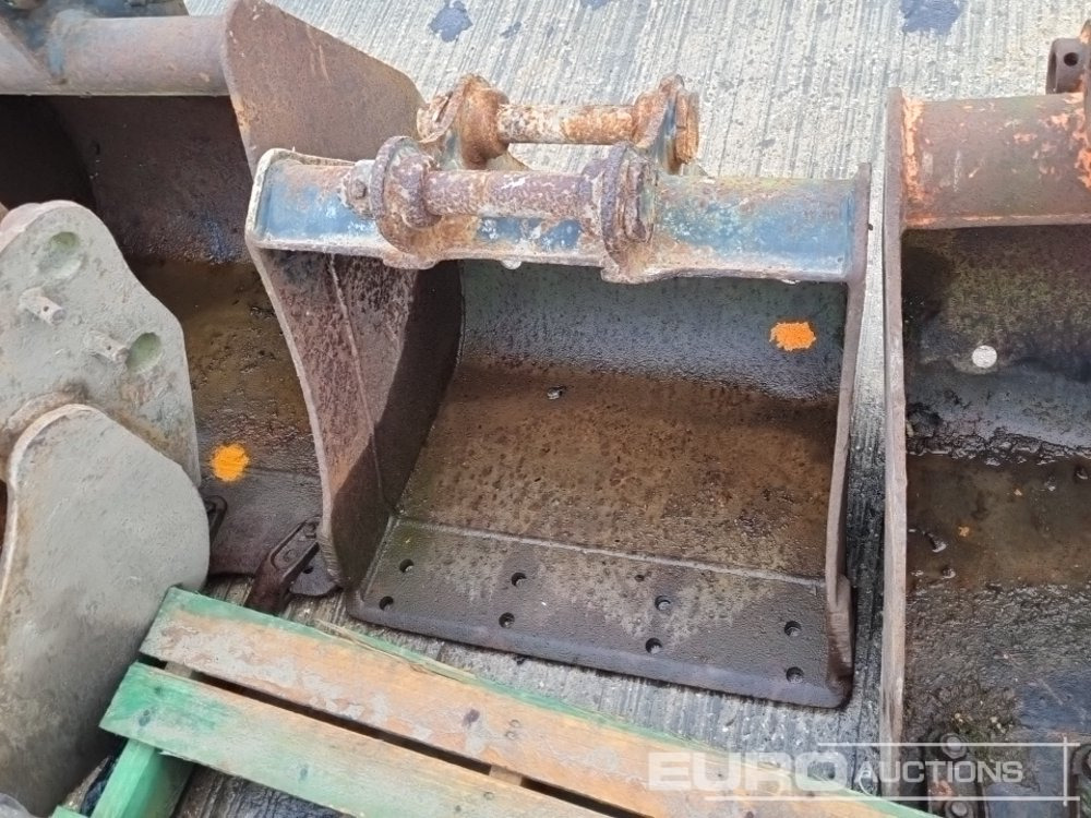 Korpa 42" Ditching, 24", 24", 20", 12" Digging Bucket 35-40mm Pin to suit Mini Excavator: slika Korpa 42" Ditching, 24", 24", 20", 12" Digging Bucket 35-40mm Pin to suit Mini Excavator