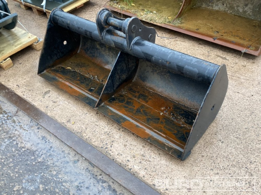 48" Ditching Bucket to suit Mini Excavator - Korpa: slika 48" Ditching Bucket to suit Mini Excavator - Korpa 48" Ditching Bucket to suit Mini Excavator - Korpa: slika 48" Ditching Bucket to suit Mini Excavator - Korpa