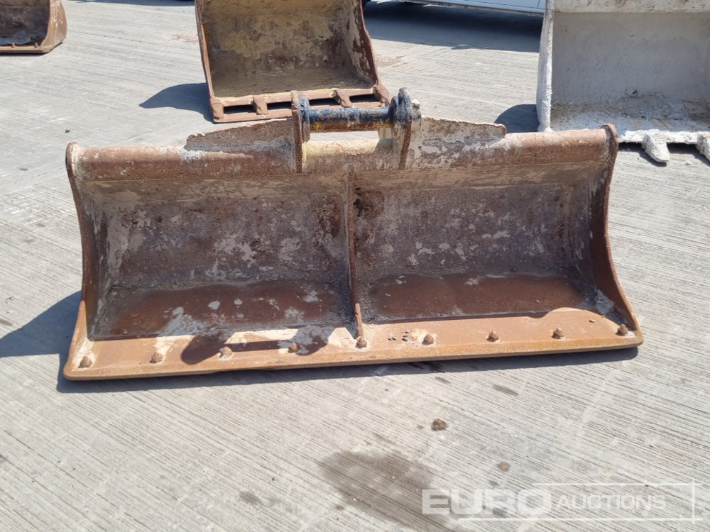 Korpa 72" Ditching Bucket 65mm Pin to suit 13 Ton Excavator: slika Korpa 72" Ditching Bucket 65mm Pin to suit 13 Ton Excavator