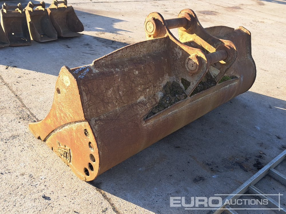 72" Ditching Bucket 80mm Pin to suit 20 Ton Excavator - Korpa: slika 72" Ditching Bucket 80mm Pin to suit 20 Ton Excavator - Korpa 72" Ditching Bucket 80mm Pin to suit 20 Ton Excavator - Korpa: slika 72" Ditching Bucket 80mm Pin to suit 20 Ton Excavator - Korpa