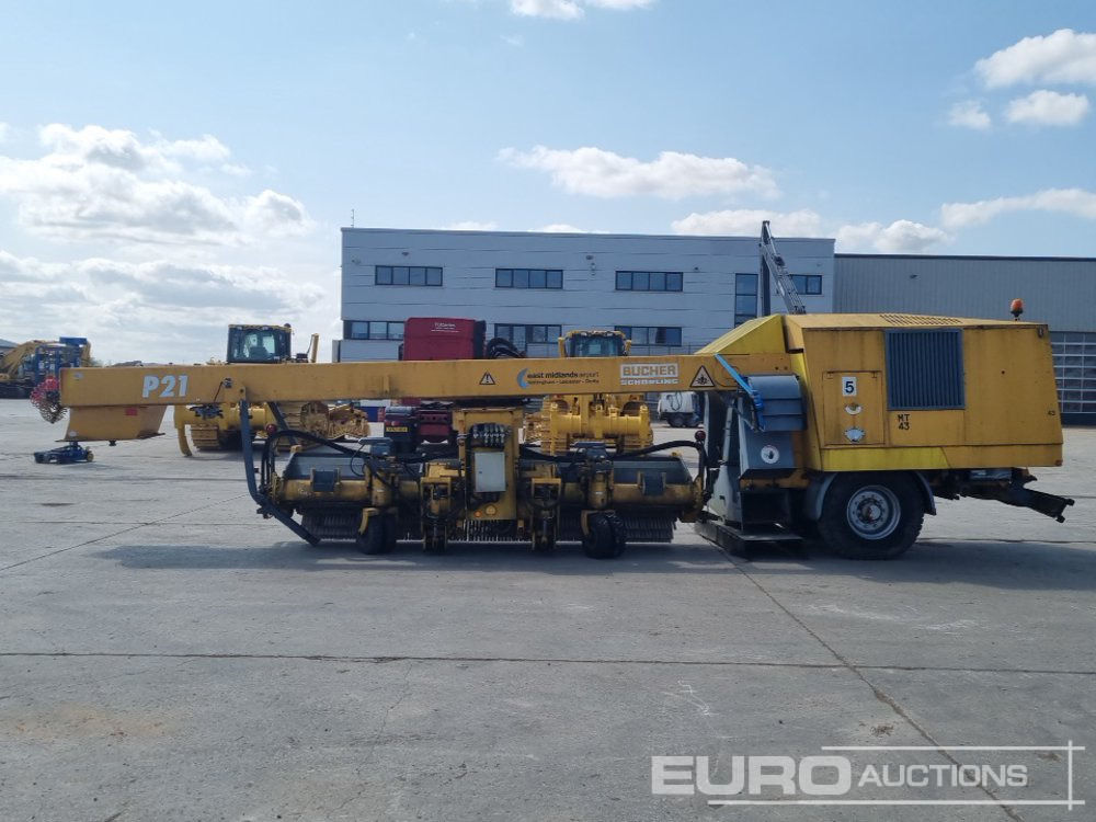 Bucher Schorling P21 Single Axle Runway Sweeper, Snow Clearing Brush, Snow Blower, Dryer - Freza za snijeg: slika Bucher Schorling P21 Single Axle Runway Sweeper, Snow Clearing Brush, Snow Blower, Dryer - Freza za snijeg Bucher Schorling P21 Single Axle Runway Sweeper, Snow Clearing Brush, Snow Blower, Dryer - Freza za snijeg: slika Bucher Schorling P21 Single Axle Runway Sweeper, Snow Clearing Brush, Snow Blower, Dryer - Freza za snijeg