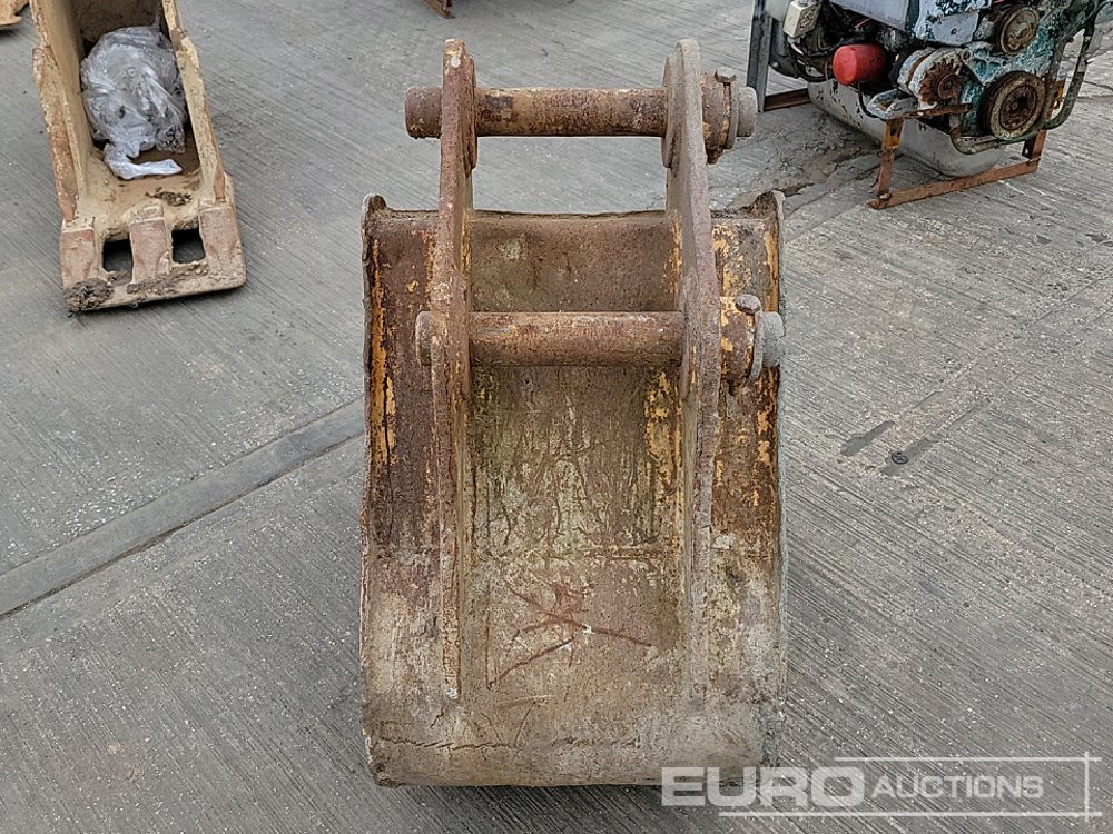 Case 24" Digging Bucket 65mm Pin to suit 13 Ton Excavator - Korpa: slika Case 24" Digging Bucket 65mm Pin to suit 13 Ton Excavator - Korpa Case 24" Digging Bucket 65mm Pin to suit 13 Ton Excavator - Korpa: slika Case 24" Digging Bucket 65mm Pin to suit 13 Ton Excavator - Korpa