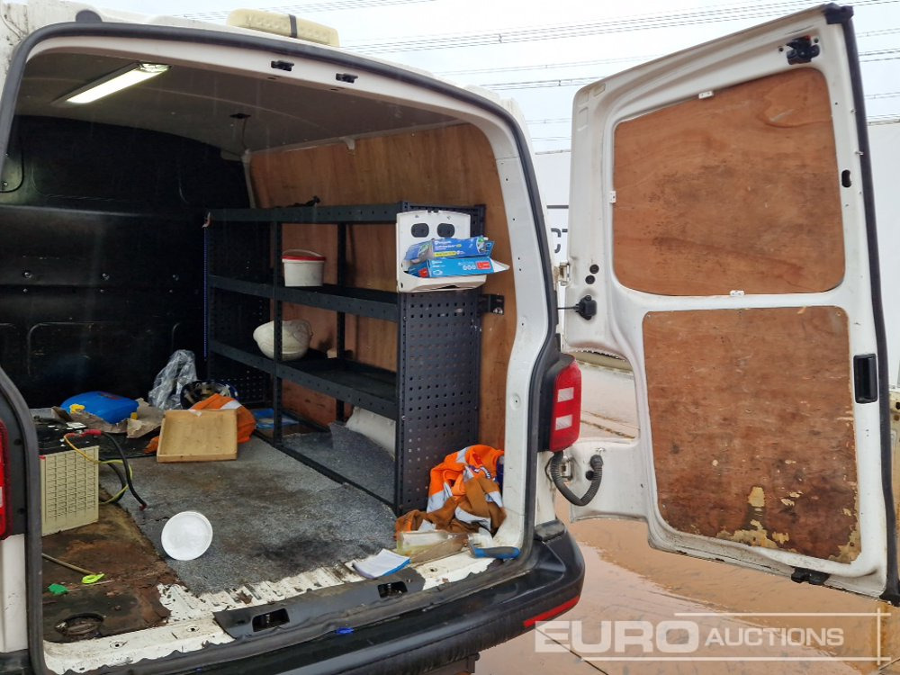 Dostavno vozilo 2017 Volkswagen Transporter T28: slika Dostavno vozilo 2017 Volkswagen Transporter T28