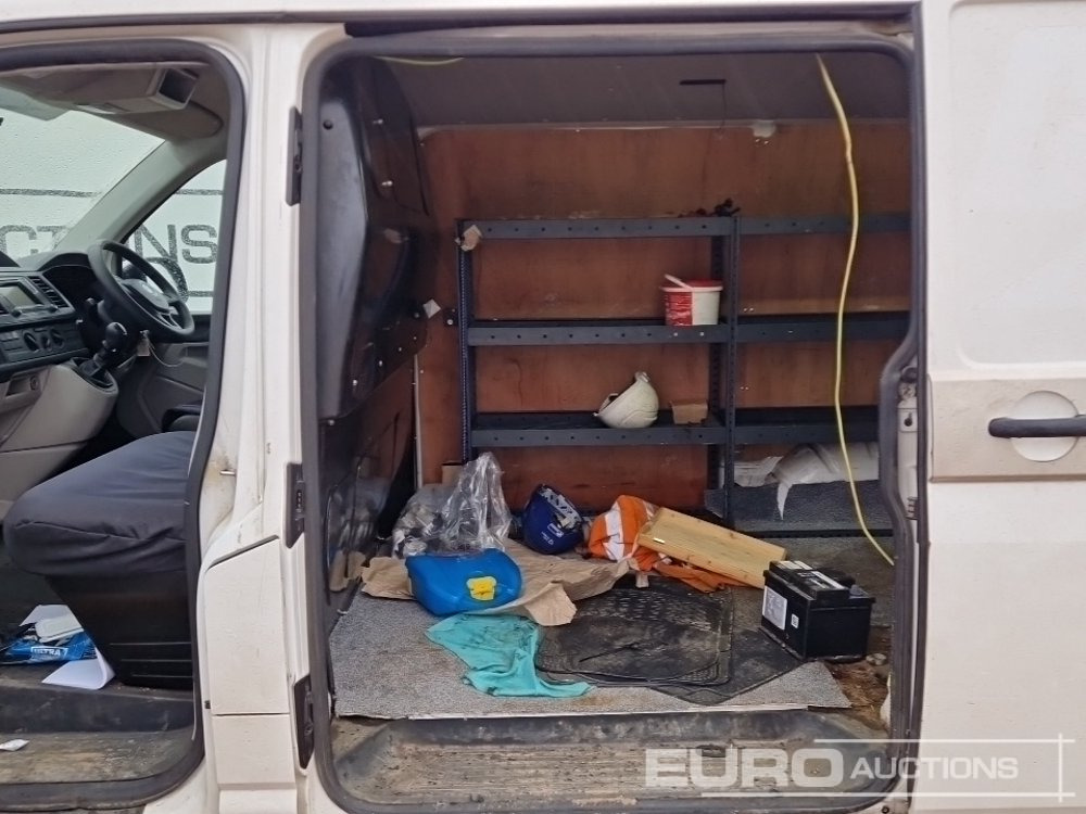 Dostavno vozilo 2017 Volkswagen Transporter T28: slika Dostavno vozilo 2017 Volkswagen Transporter T28