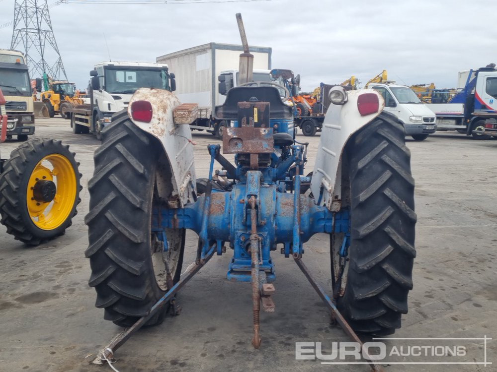 Ford 4000 - Traktor: slika Ford 4000 - Traktor Ford 4000 - Traktor: slika Ford 4000 - Traktor