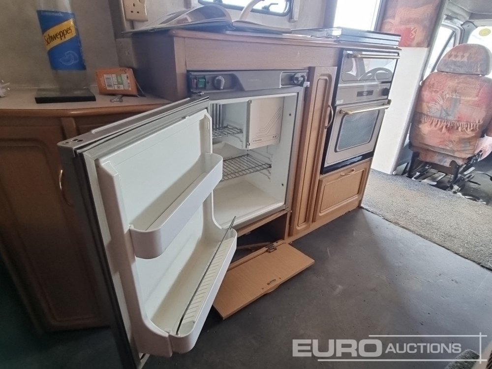 Kamp kombi Ford Herald 5 Speed 3 Birth Motor Home, W/C, Cooker: slika Kamp kombi Ford Herald 5 Speed 3 Birth Motor Home, W/C, Cooker
