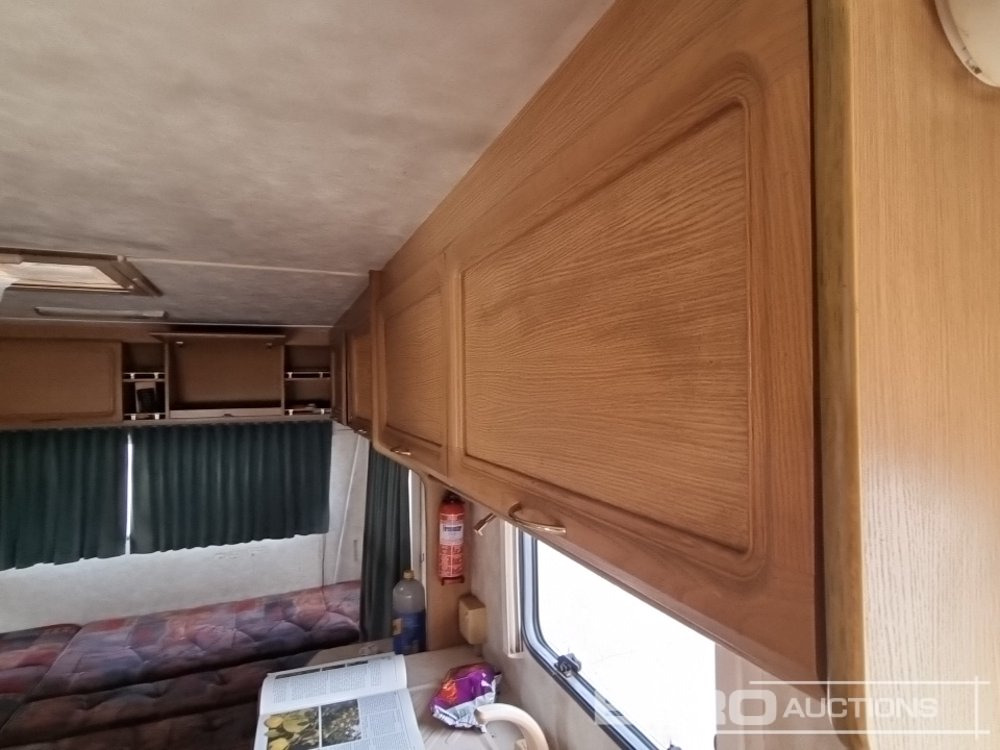 Kamp kombi Ford Herald 5 Speed 3 Birth Motor Home, W/C, Cooker: slika Kamp kombi Ford Herald 5 Speed 3 Birth Motor Home, W/C, Cooker