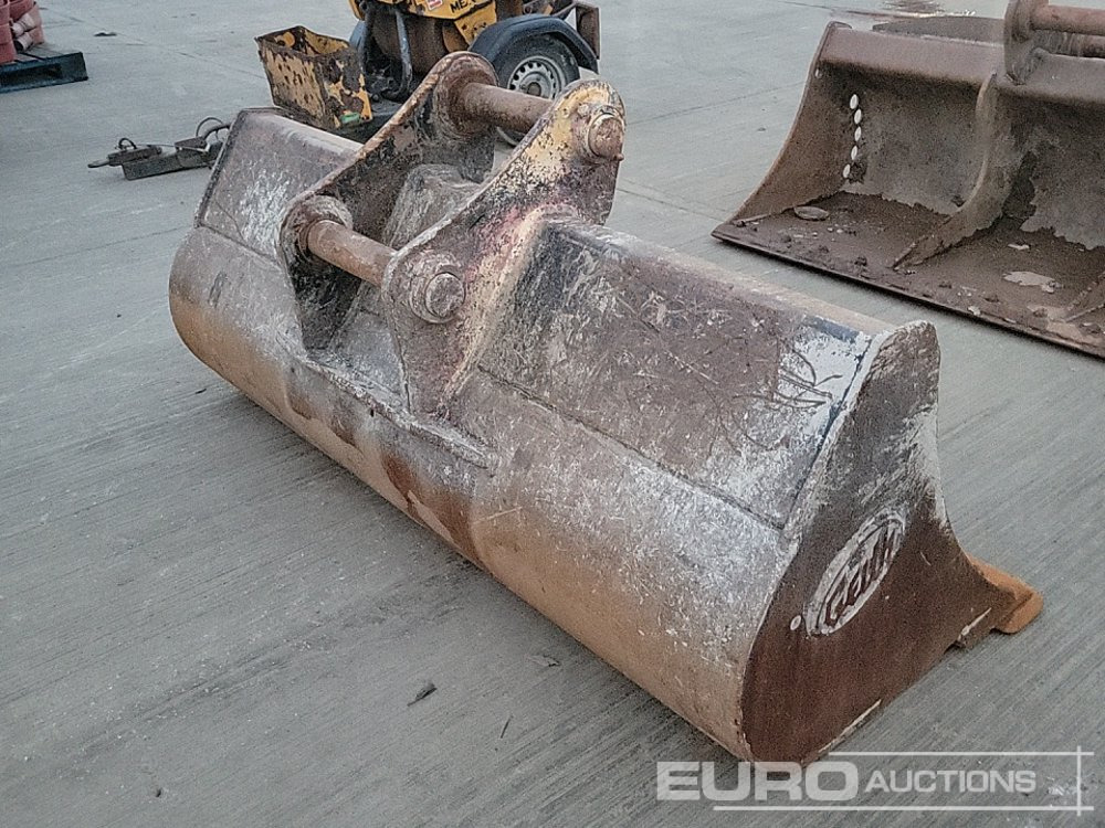 Geith 82" Ditching Bucket 80mm Pin to suit 20 Ton Excavator - Korpa: slika Geith 82" Ditching Bucket 80mm Pin to suit 20 Ton Excavator - Korpa Geith 82" Ditching Bucket 80mm Pin to suit 20 Ton Excavator - Korpa: slika Geith 82" Ditching Bucket 80mm Pin to suit 20 Ton Excavator - Korpa