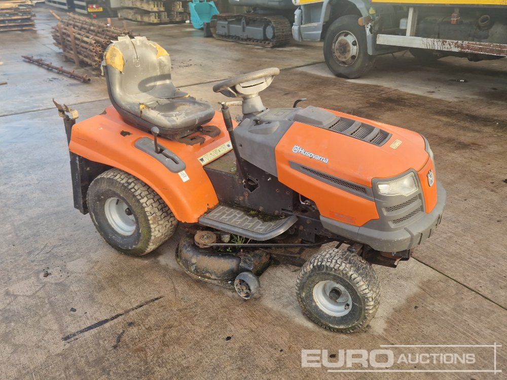 Husqvarna Petrol Ride on Lawnmower (Non Runner) - Vrtna kosilica: slika Husqvarna Petrol Ride on Lawnmower (Non Runner) - Vrtna kosilica Husqvarna Petrol Ride on Lawnmower (Non Runner) - Vrtna kosilica: slika Husqvarna Petrol Ride on Lawnmower (Non Runner) - Vrtna kosilica