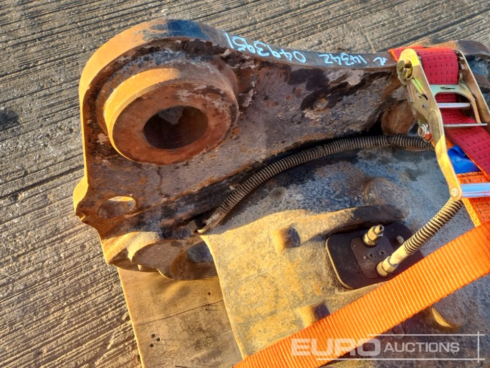 Brza spojka Hydraulic Quick Hitch 80mm Pin to suit 20 Ton Excavator: slika Brza spojka Hydraulic Quick Hitch 80mm Pin to suit 20 Ton Excavator Brza spojka Hydraulic Quick Hitch 80mm Pin to suit 20 Ton Excavator: slika Brza spojka Hydraulic Quick Hitch 80mm Pin to suit 20 Ton Excavator