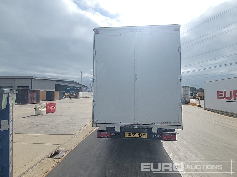 Iveco 35-160 - Dostavno vozilo sa zatvorenim sandukom: slika Iveco 35-160 - Dostavno vozilo sa zatvorenim sandukom Iveco 35-160 - Dostavno vozilo sa zatvorenim sandukom: slika Iveco 35-160 - Dostavno vozilo sa zatvorenim sandukom