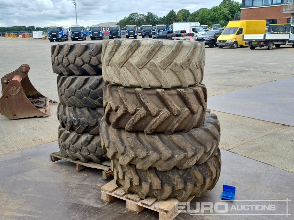 JCB 15.5-25 Tyre (6 of) 405/70 R20 Tyre (2 of) - Guma: slika  JCB 15.5-25 Tyre (6 of) 405/70 R20 Tyre (2 of) - Guma JCB 15.5-25 Tyre (6 of) 405/70 R20 Tyre (2 of) - Guma: slika  JCB 15.5-25 Tyre (6 of) 405/70 R20 Tyre (2 of) - Guma