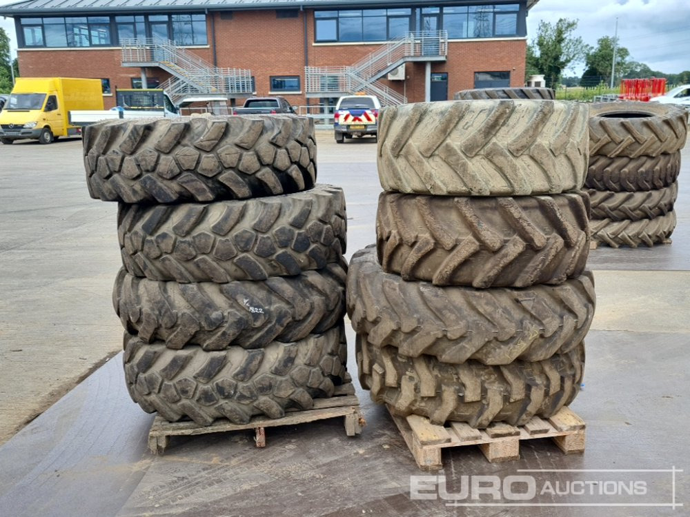 JCB 15.5-25 Tyre (6 of) 405/70 R20 Tyre (2 of) - Guma: slika  JCB 15.5-25 Tyre (6 of) 405/70 R20 Tyre (2 of) - Guma JCB 15.5-25 Tyre (6 of) 405/70 R20 Tyre (2 of) - Guma: slika  JCB 15.5-25 Tyre (6 of) 405/70 R20 Tyre (2 of) - Guma