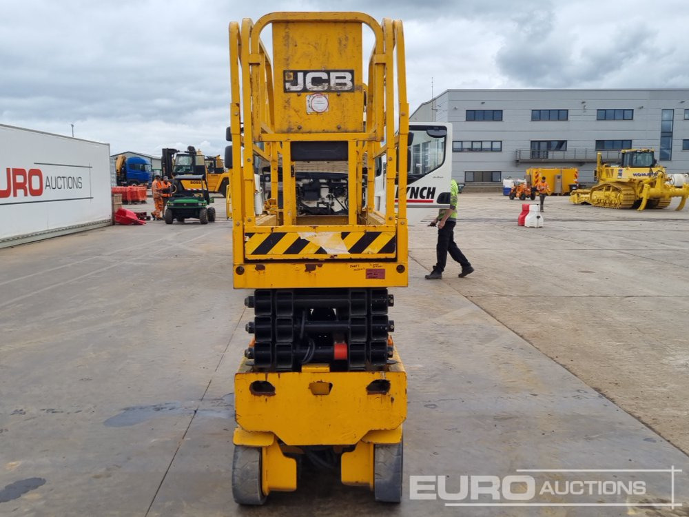 Podizna platforma JCB S2632E: slika Podizna platforma JCB S2632E