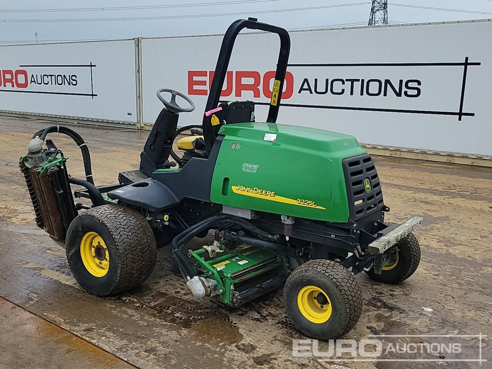 John Deere 3225C - Vrtna kosilica: slika John Deere 3225C - Vrtna kosilica John Deere 3225C - Vrtna kosilica: slika John Deere 3225C - Vrtna kosilica